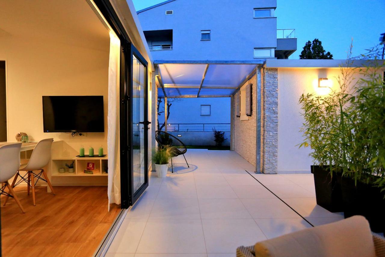 First Apartment Zadar Exteriör bild