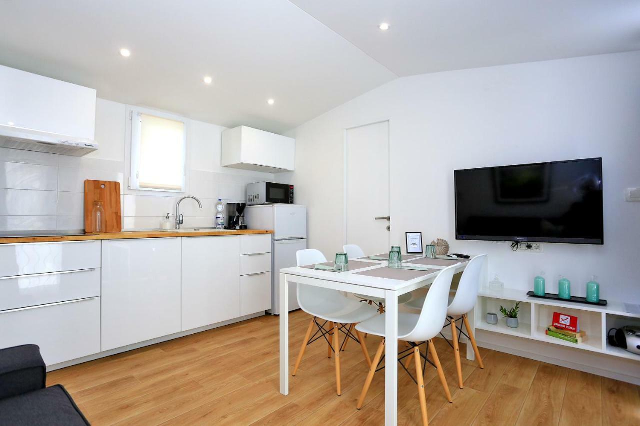 First Apartment Zadar Exteriör bild