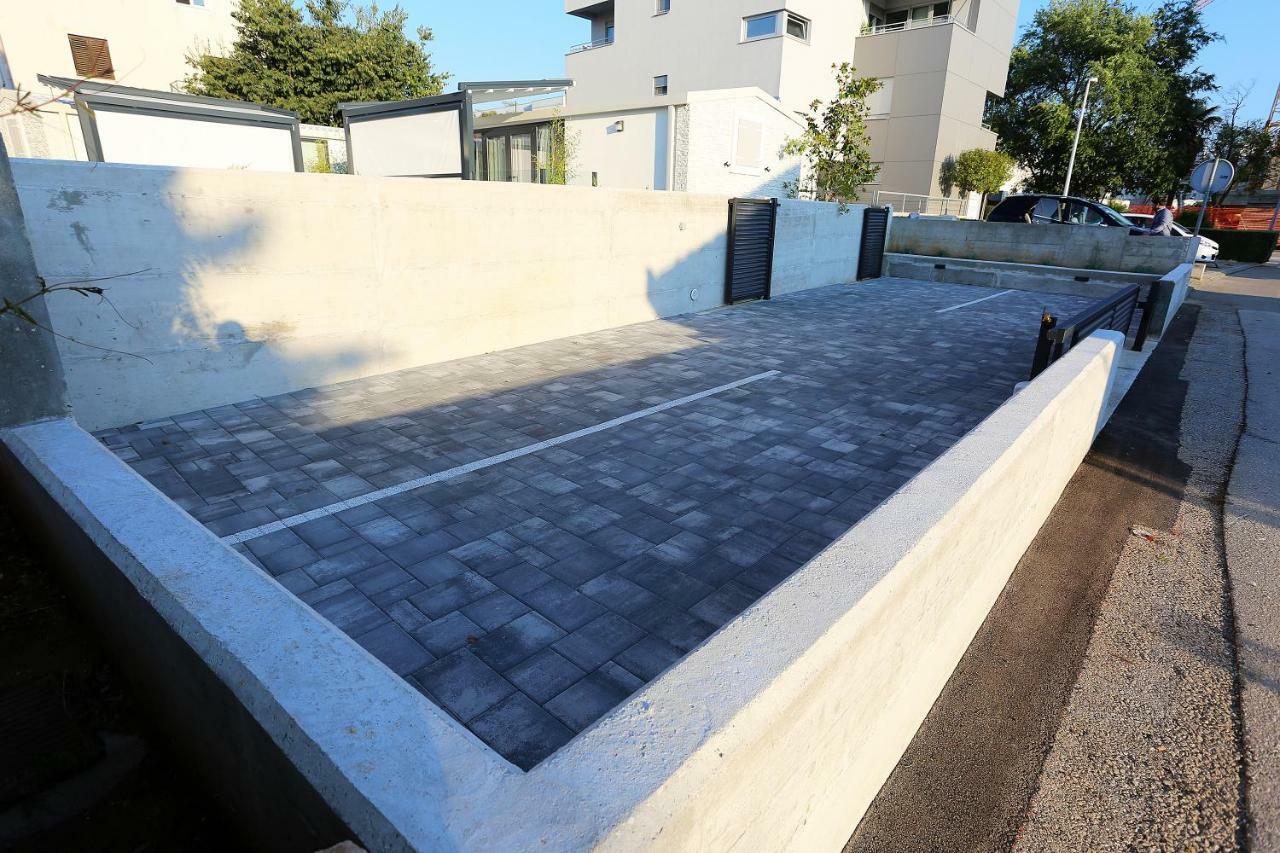 First Apartment Zadar Exteriör bild