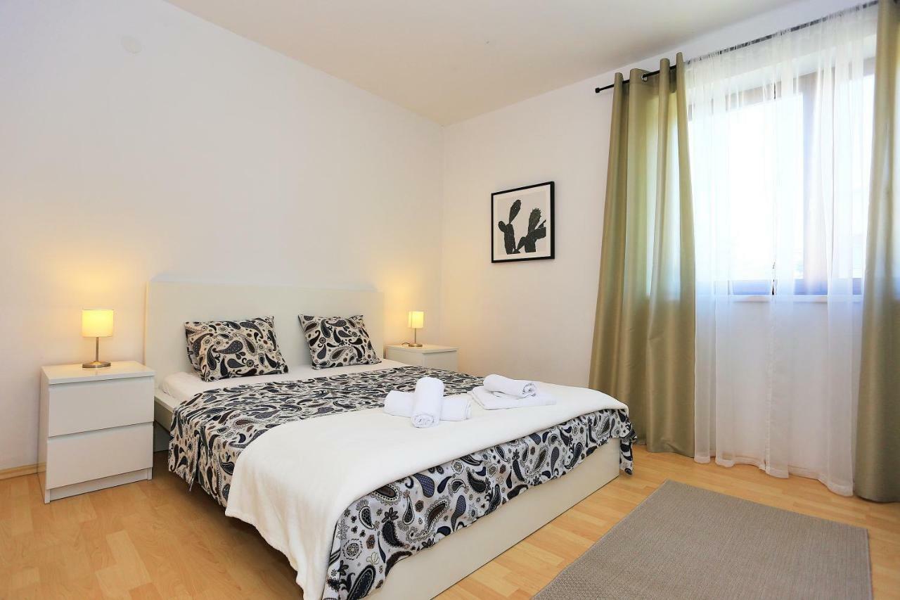 First Apartment Zadar Exteriör bild