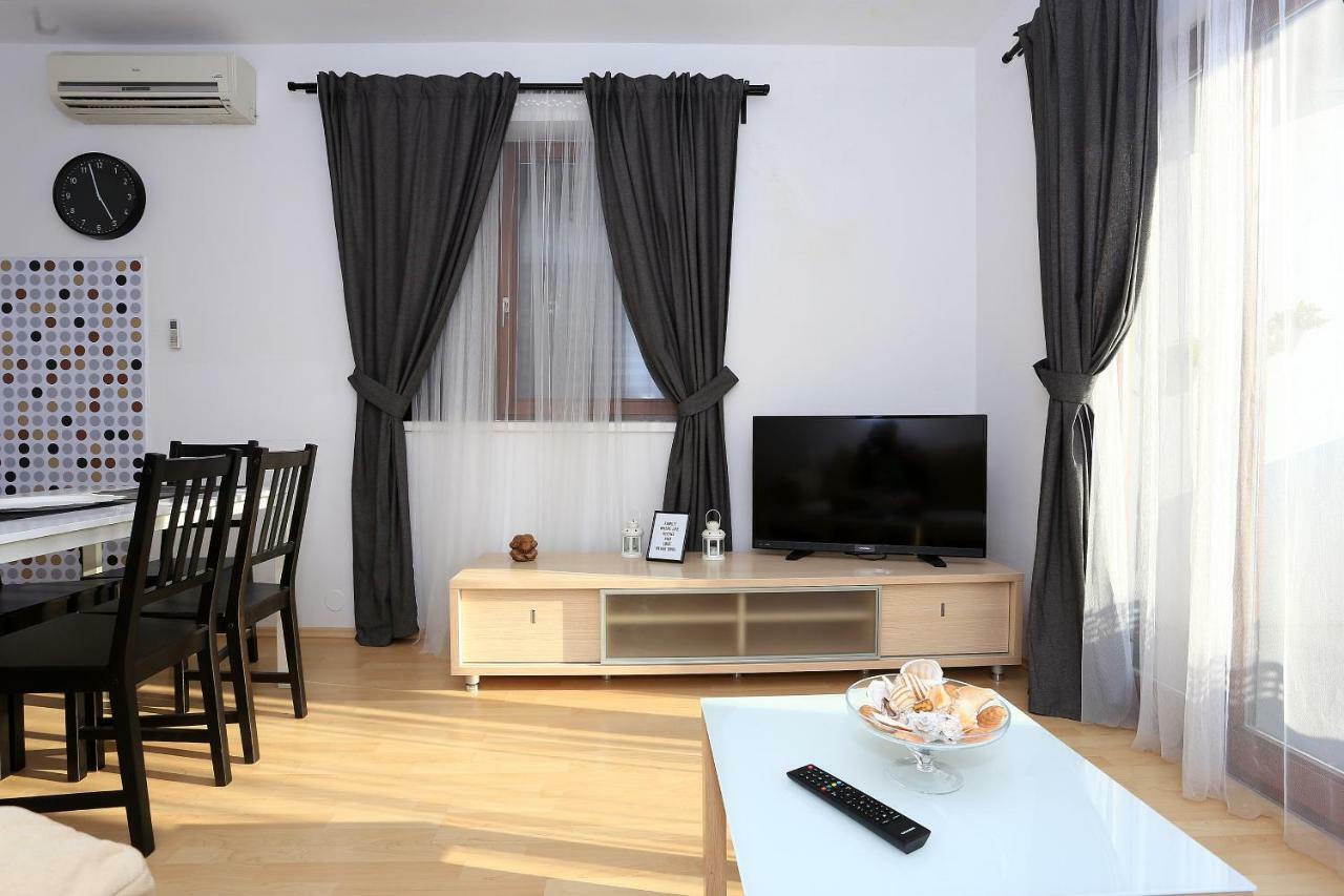 First Apartment Zadar Exteriör bild